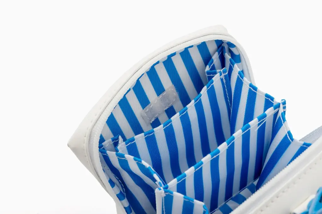 看板が“そのまんま”付録になった「LAWSON（ローソン）」公式ブック３種が２/27発売！ 画像 7