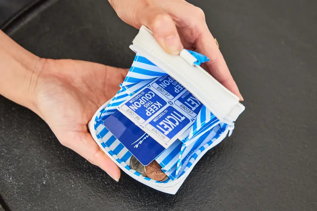 看板が“そのまんま”付録になった「LAWSON（ローソン）」公式ブック３種が２/27発売！ 画像 8