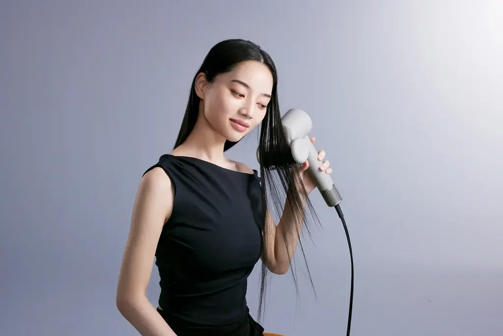 【イベント】SALONIA ＆ BOTANIST 「ととのう、春のつや髪祭り」　サロン仕上げのI字型ドライヤー＆オイルで髪内部まで補修するヘアケア　新生活に向けた＜ワンランク上のツヤ＞体験を 画像 3