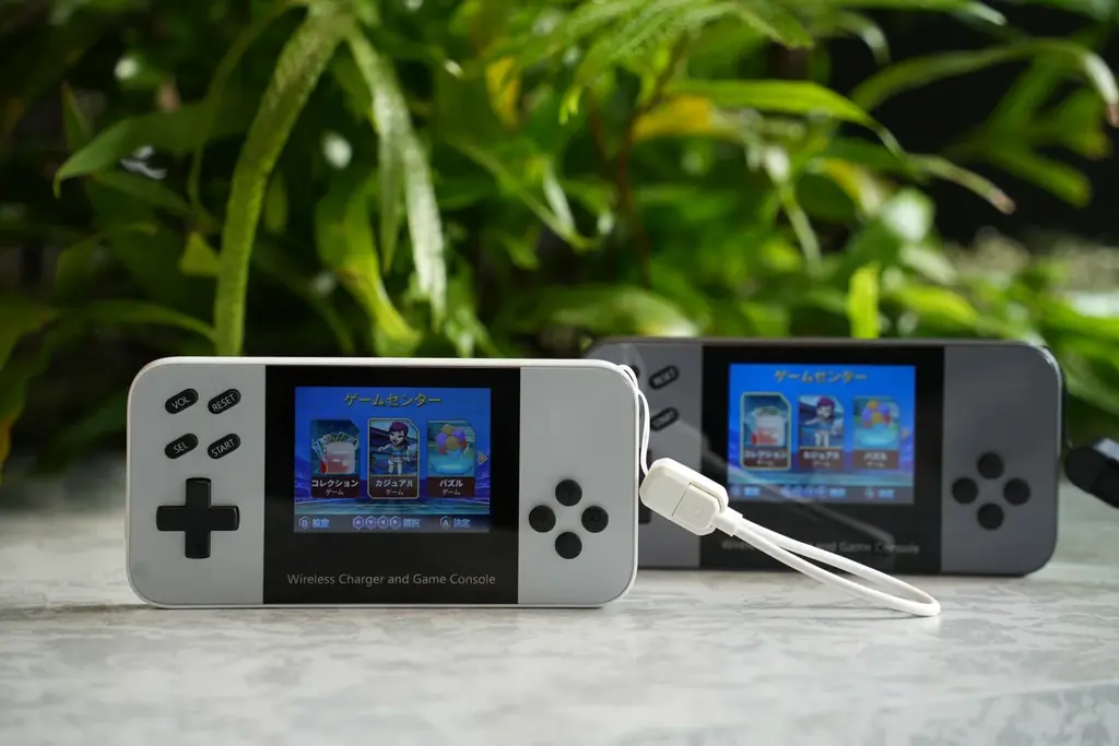 あの ”遊べる” モバイルバッテリー「モバイルBOY」が進化！ゲーム300本内蔵｜横画面で没入感UP｜さらに、温度変化に強い“半固体電池”も搭載して中身も大幅アップデート！ 画像 4