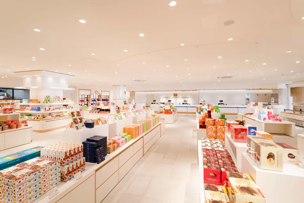 【ロイズ】家族で楽しめる「ロイズタウン駅4周年記念イベント」を3月6日より開催。記念グッズも登場。 画像 4