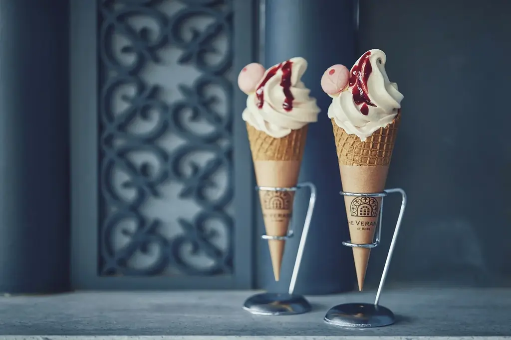 神戸を一望する絶景テラスやラグジュアリーなカフェで「苺づくし」のオリジナルメニューを堪能。山上リゾート「神戸布引ハーブ園」で苺フェア「Strawberry Selection」を5/31まで開催中！ 画像 13