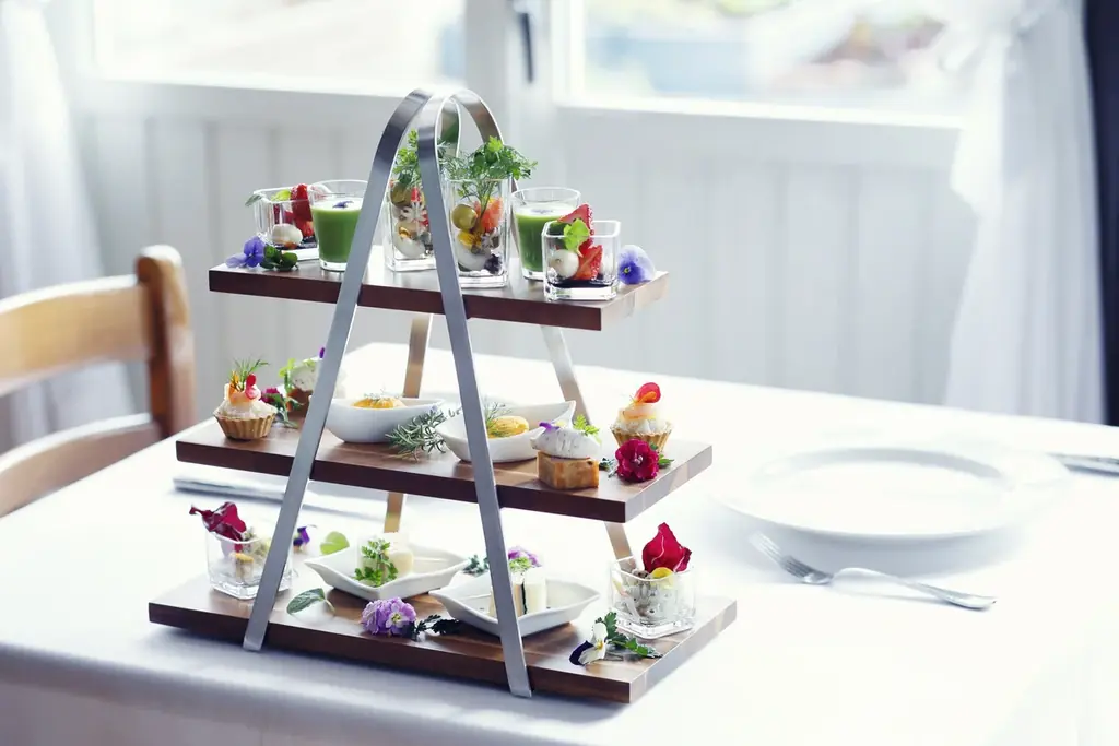 神戸を一望する絶景テラスやラグジュアリーなカフェで「苺づくし」のオリジナルメニューを堪能。山上リゾート「神戸布引ハーブ園」で苺フェア「Strawberry Selection」を5/31まで開催中！ 画像 16