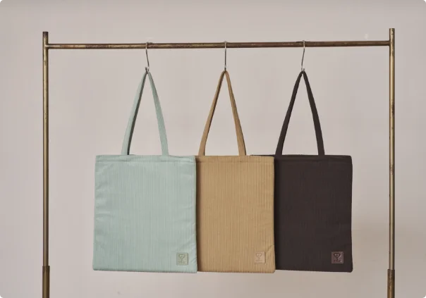 【整理収納アドバイザー梶ヶ谷陽子プロデュース】荷物を入れても“太らない”未来の「四次元トート」がMakuakeに登場！「裏返せば壁掛け収納」になる2in1の革新。 画像 10