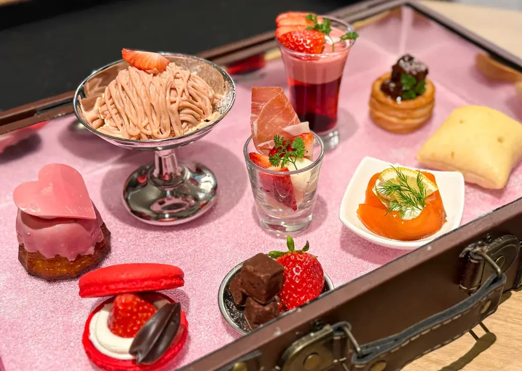 【ホテル オリエンタル エクスプレス 福岡天神】苺づくしのアフタヌーンティー「Strawberry Afternoon Tea（ストロベリーアフタヌーンティー）」を2026年3月1日（日）より販売開始 画像 1