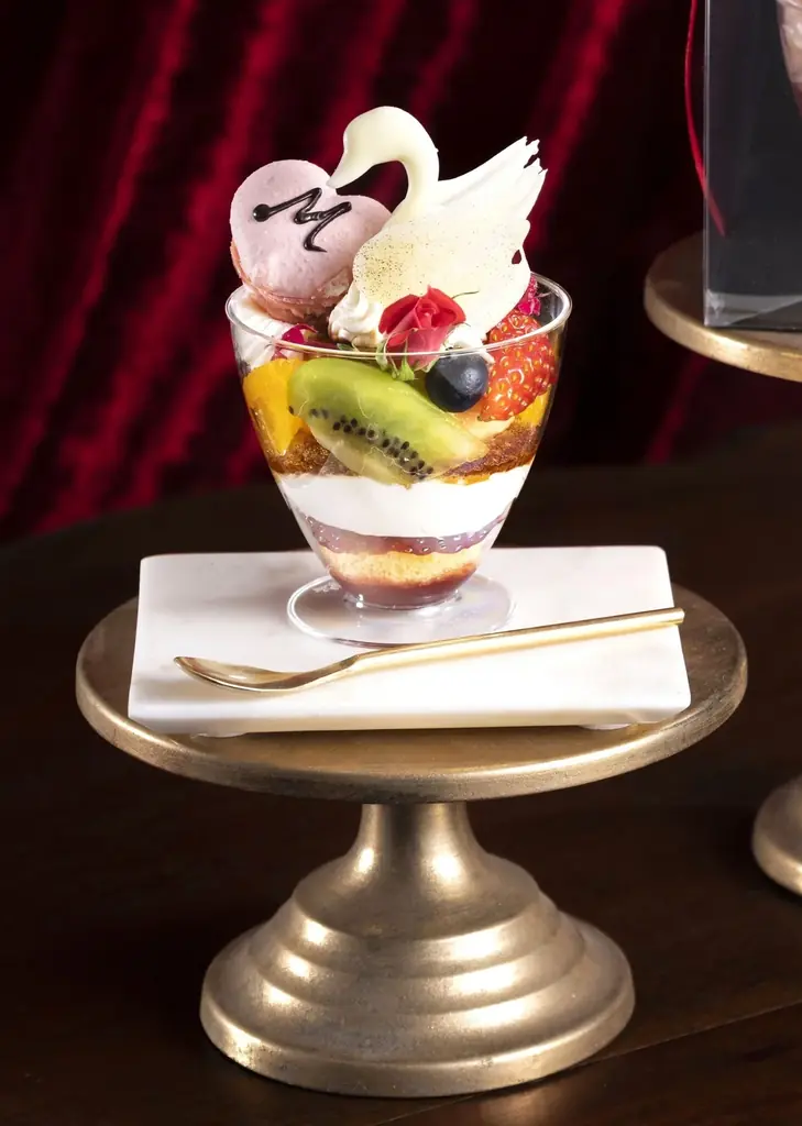 コロンバンがロリータファッションの第一人者・青木美沙子さん監修「プリンアラモード エレガンス」を3月1日より期間限定販売 画像 2