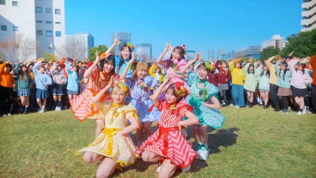 「果汁グミ　推し味フルーツミックス」新発売！ FRUITS ZIPPER、ファンと初共演で390人と“ミックスダンス”！ WEB動画「ミックスしあうと、私たちはも～っと輝く！」篇 公開！ 画像 8