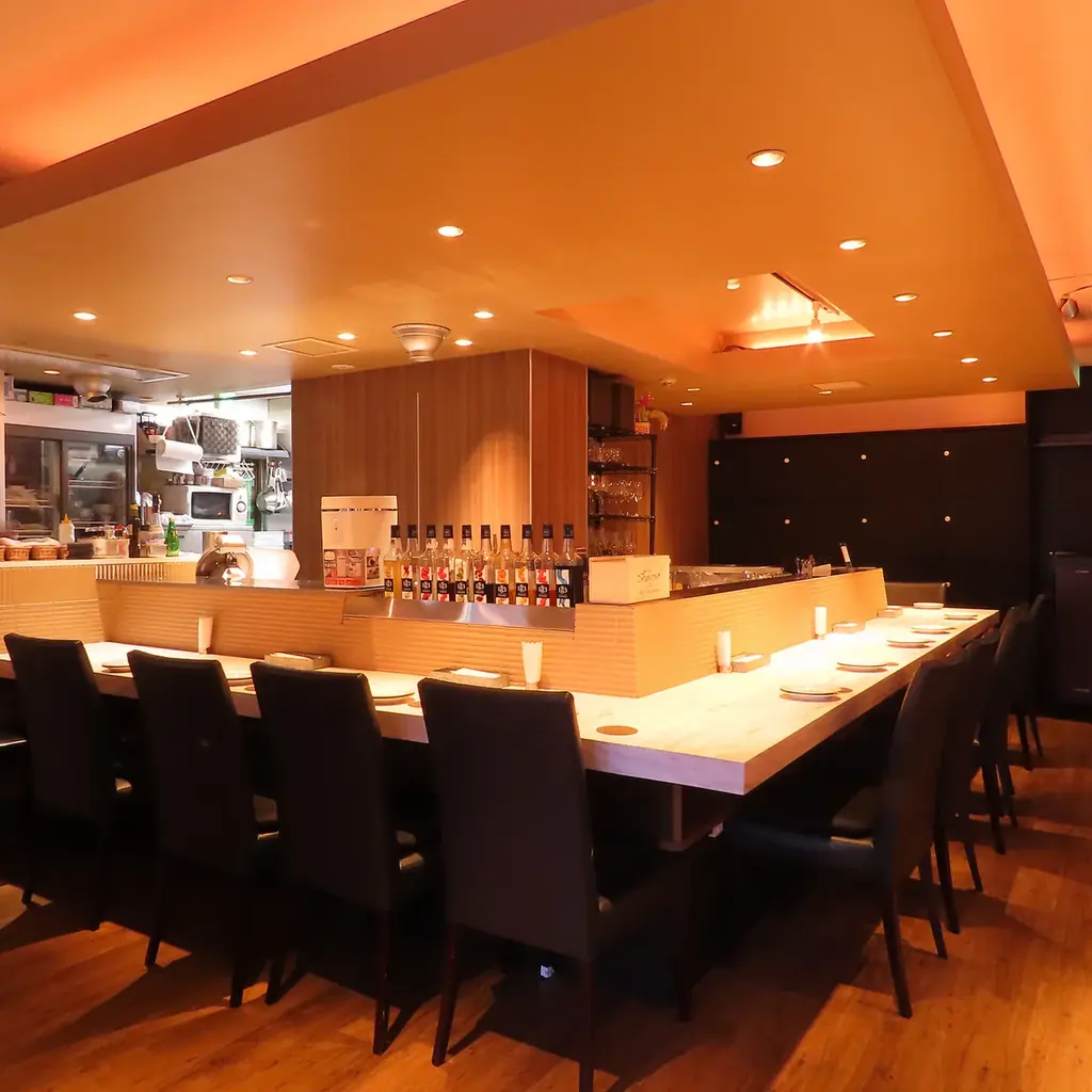 一枚麺を持ち上げる新体験 明太子パスタ×シカゴピザが中目黒に登場 画像 4