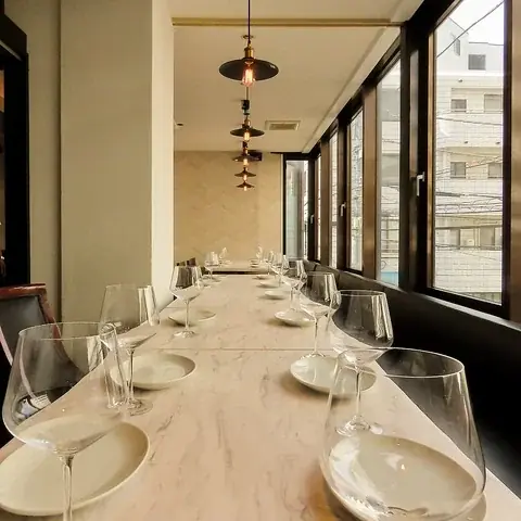 一枚麺を持ち上げる新体験 明太子パスタ×シカゴピザが中目黒に登場 画像 5