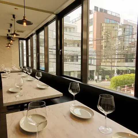 一枚麺を持ち上げる新体験 明太子パスタ×シカゴピザが中目黒に登場 画像 6