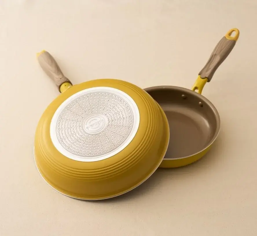 料理も、気分も、ツルっと軽やか。新生活に使いたい、毎日の料理時間をポジティブに変えるツルすべフライパン『evercook（エバークック）』より新色メロウイエローをラインアップ 画像 2