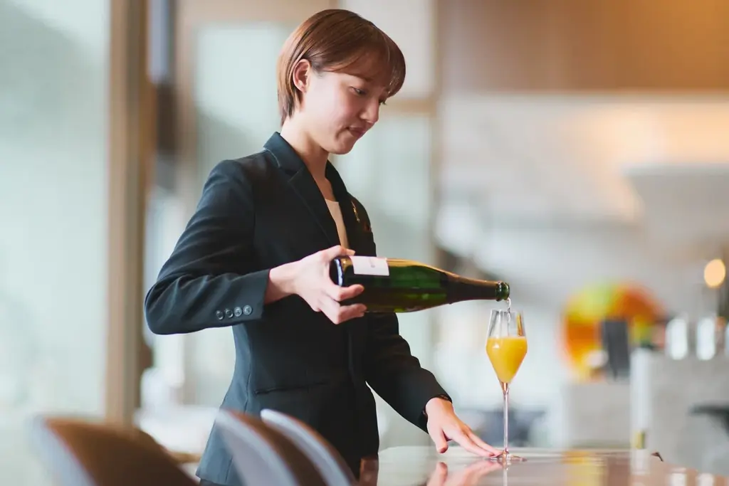 【大阪ステーションホテル、オートグラフ コレクション】3月1～8日「国際女性デー」を祝って、ミモザ色に包まれるホテル体験　ミモザにインスパイアされたケーキとカクテルが期間限定で登場 画像 2