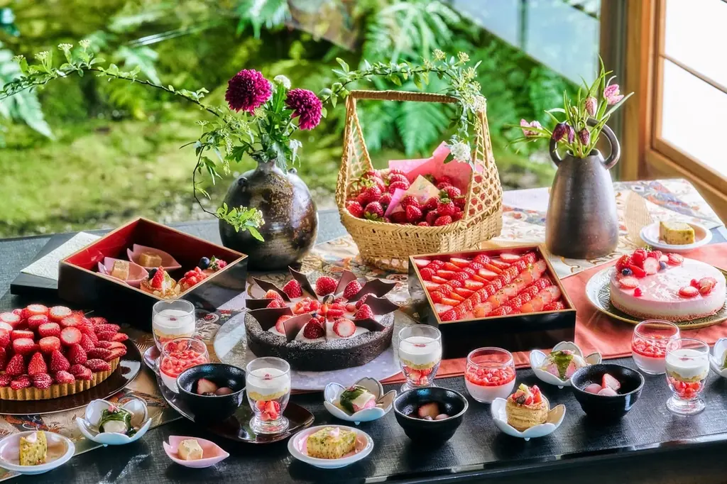 【ヒルトン東京お台場】日本料理「さくら」初開催　春限定 「和×いちご デザートビュッフェ」～日本庭園越しに望む東京湾の景色が彩るティータイム～ 画像 1