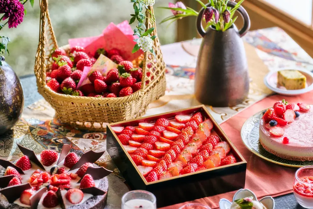 【ヒルトン東京お台場】日本料理「さくら」初開催　春限定 「和×いちご デザートビュッフェ」～日本庭園越しに望む東京湾の景色が彩るティータイム～ 画像 5