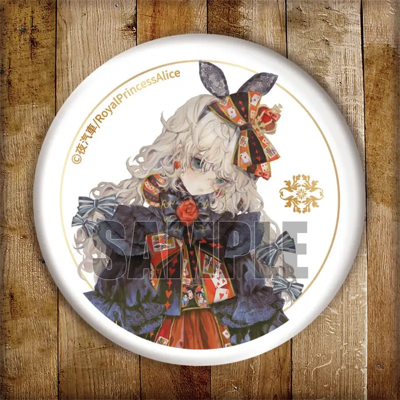 イラストレーター夜汽車先生×アパレルブランドRoyalPrincessAliceによる夢のコラボ企画より、「赤の女王とPrincess Alice」フィギュアが登場。 画像 3