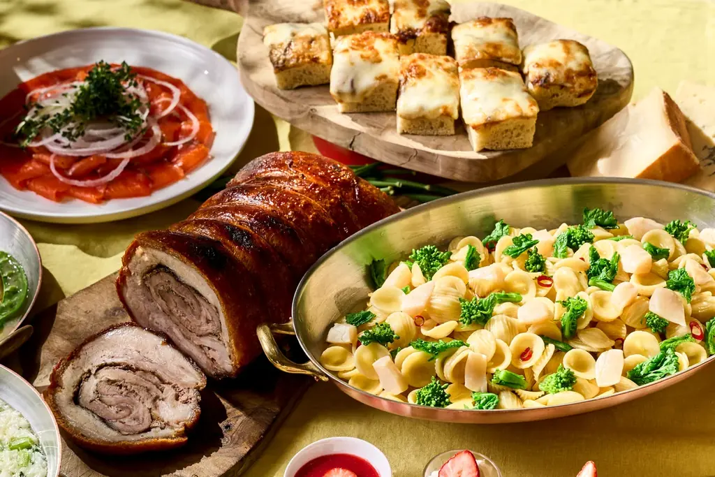 【ザ・リッツ・カールトン大阪】ホテルでラグジュアリーに楽しむ春のストロベリーシーズン 苺と桜が織りなす華やぎに満ちたアフタヌーンティーとアフタヌーンブッフェを開催 画像 12