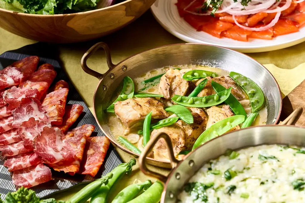 【ザ・リッツ・カールトン大阪】ホテルでラグジュアリーに楽しむ春のストロベリーシーズン 苺と桜が織りなす華やぎに満ちたアフタヌーンティーとアフタヌーンブッフェを開催 画像 13