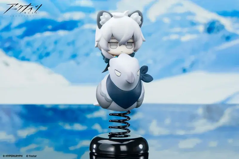 『HappyShake アークナイツ 完成品フィギュア』の「シルバーアッシュ」「プラマニクス」が登場。 画像 10