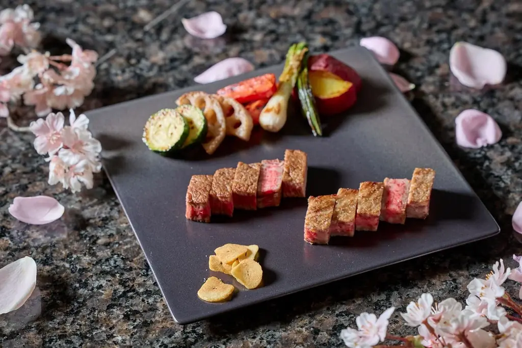 【名古屋】【ホテル開業10周年】桜鯛、鰆、いちごなど旬の食材で春を満喫！『五感で楽しむ春の特別コース～桜華～』販売 画像 5