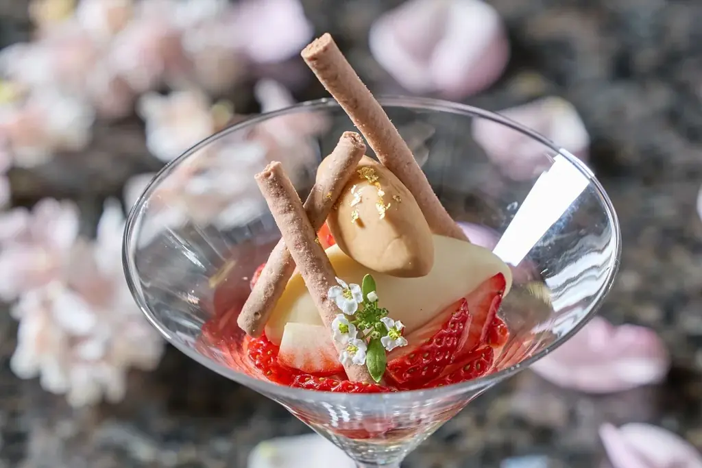 【名古屋】【ホテル開業10周年】桜鯛、鰆、いちごなど旬の食材で春を満喫！『五感で楽しむ春の特別コース～桜華～』販売 画像 7