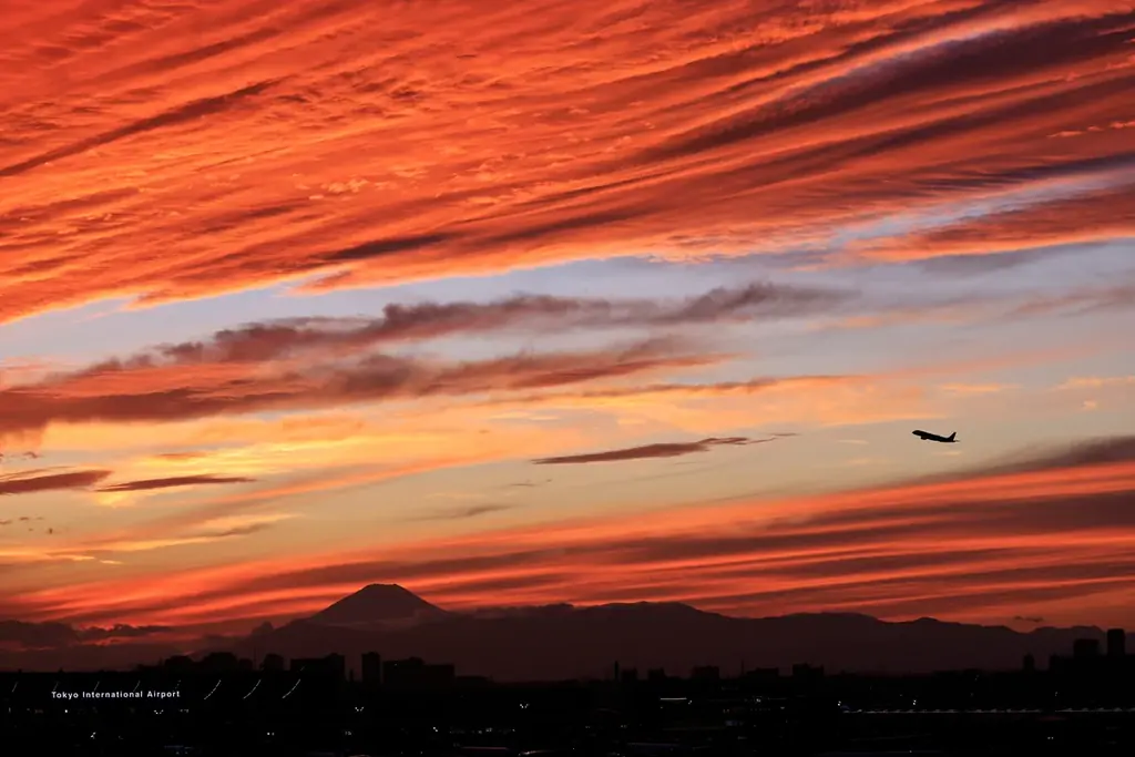 未到の瞬間を切り拓くルーク・オザワ氏の最新作“JETLINER PREMIUM 2”を発売 画像 4