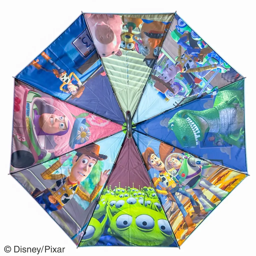 【ディズニー、ピクサー】傘を開けば、映画の世界観広がる。「晴雨兼用両面印刷折りたたみ傘」全7種、銀座三越「Disney THE MARKET 2026 in 銀座三越」にて2月25日より先行販売開始 画像 12