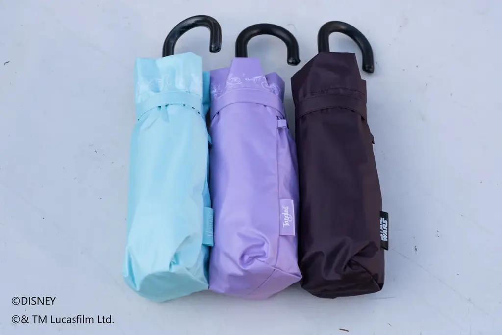 【ディズニー、ピクサー】傘を開けば、映画の世界観広がる。「晴雨兼用両面印刷折りたたみ傘」全7種、銀座三越「Disney THE MARKET 2026 in 銀座三越」にて2月25日より先行販売開始 画像 3