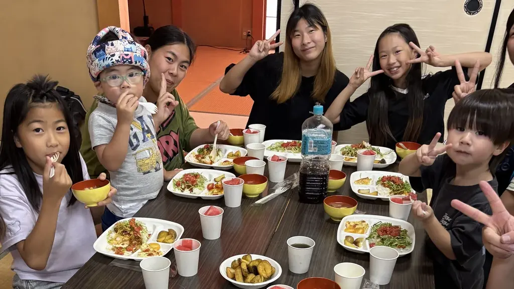 ～たくさんの笑顔が生まれるように～ファミリーマート＆むすびえ「こども食堂を始めたい」を通年応募でサポート！2026年度スタート応援助成を開始します。 画像 2