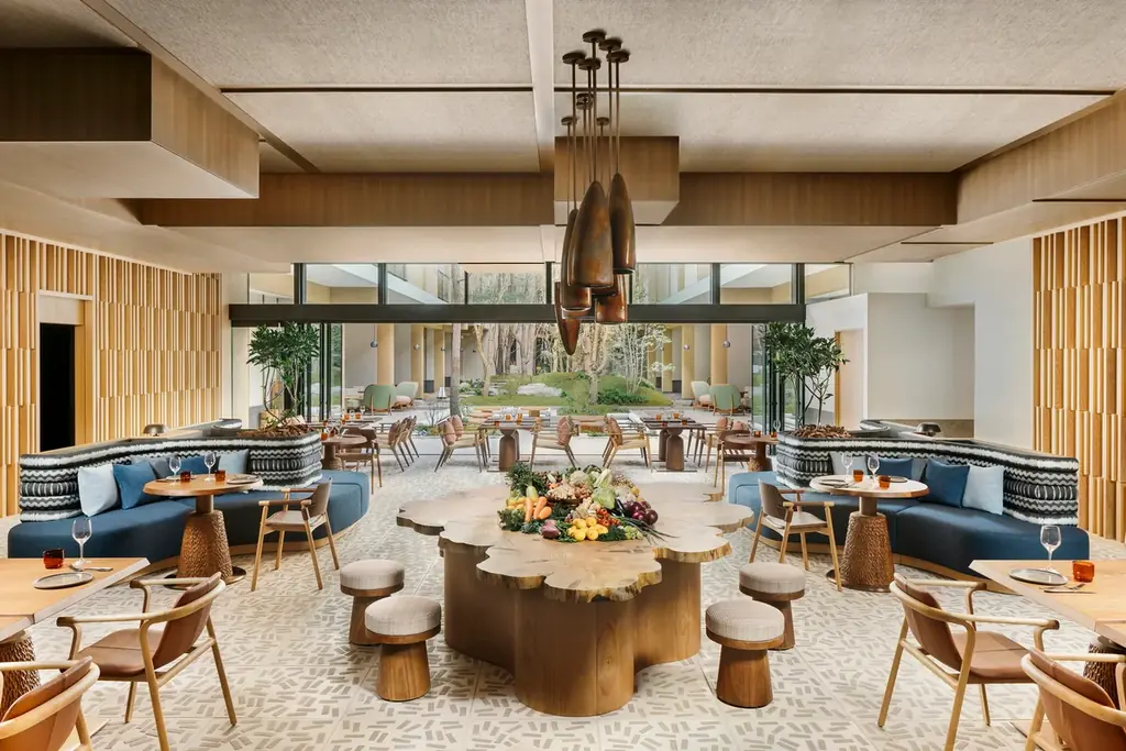 ホテルに咲く枝垂れ桜と桜アフタヌーンティーで春を満喫。 自然派ラグジュアリーリゾート「シックスセンシズ 京都」の 桜プロモーション 画像 13