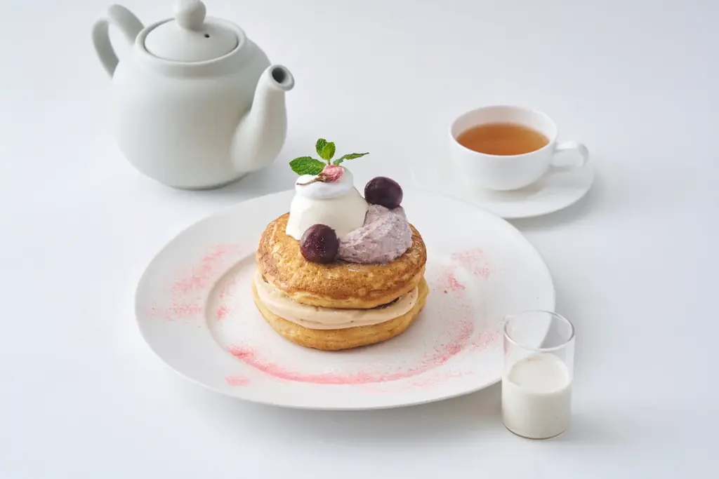 ひと足先に“桜”を楽しむ、ビブリオテークの3月限定〈桜×チェリーのお花見パンケーキ〉登場！ 画像 2