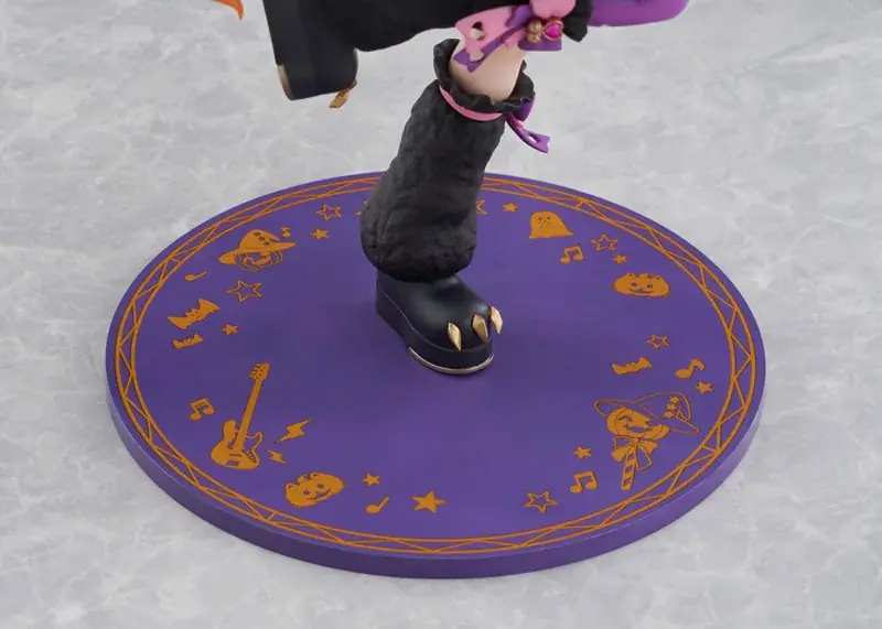 ゲーム『ウマ娘 プリティーダービー』より、ハロウィンの衣装[ろっきん☆MewMeow]を身にまとった「マヤノトップガン」を立体化。 画像 12