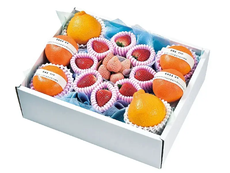 紅白のいちごが花束に！？ホワイトデーの常識を変える　フルーツのプロ厳選の華やかな特別ギフト 画像 4