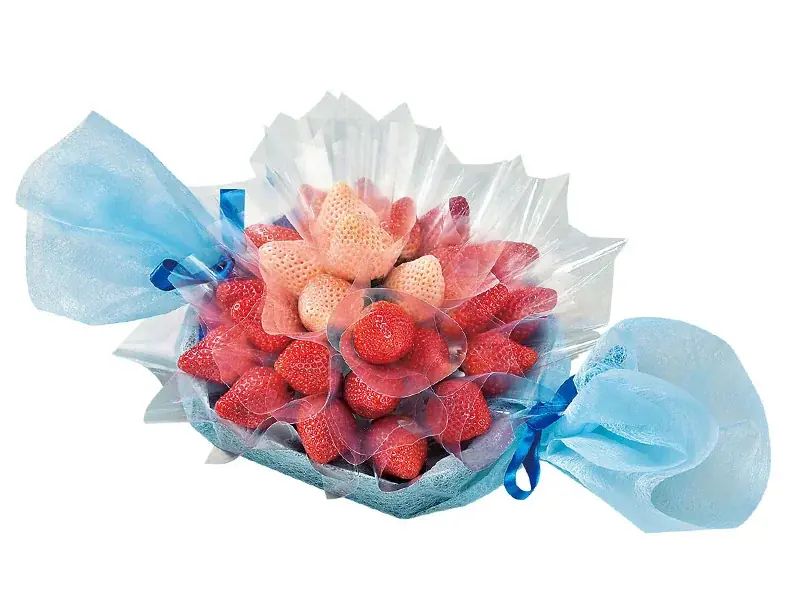 紅白のいちごが花束に！？ホワイトデーの常識を変える　フルーツのプロ厳選の華やかな特別ギフト 画像 5