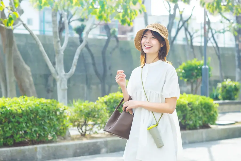 ピーコック魔法瓶　昨年大ヒットの携帯保冷氷のう「アイスパック」シリーズ主力の「ミニアイスパック」に、「ストラップ付き」モデルが新登場！ 画像 2