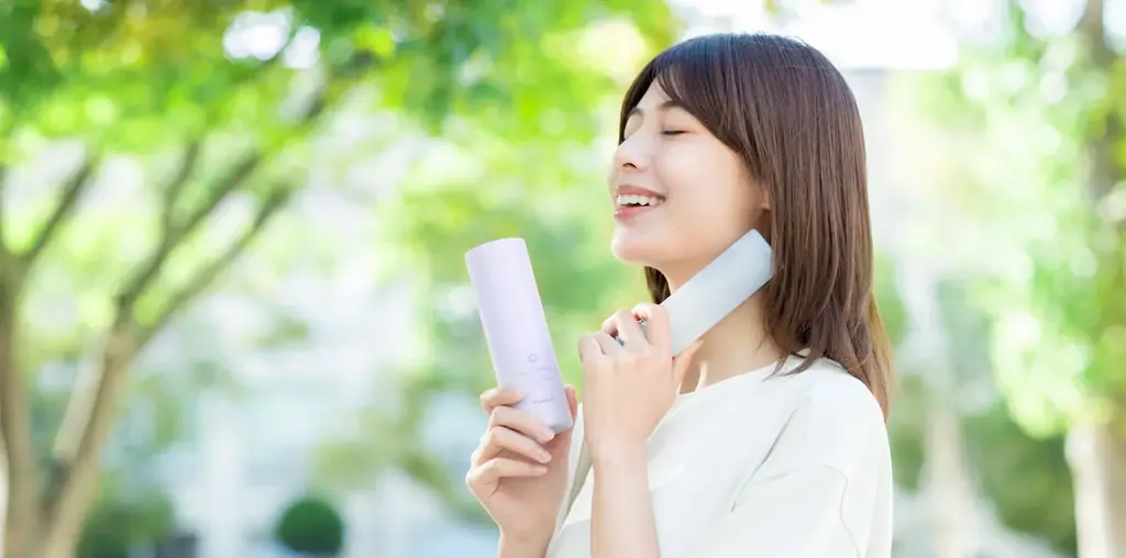 ピーコック魔法瓶 昨年大ヒットの携帯保冷氷のう「アイスパック」シリーズ、主力の「ミニアイスパック」がトレンドカラー「パープル」を加えてリニューアル！ 画像 1