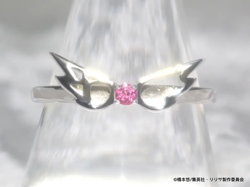 TVアニメ「2.5次元の誘惑」×宝石専門店KARATZ　“本物の宝石”で彩るキャラクタージュエリー登場！天然宝石が輝く本格アイテムと豪華グッズ6種を展開 画像 2