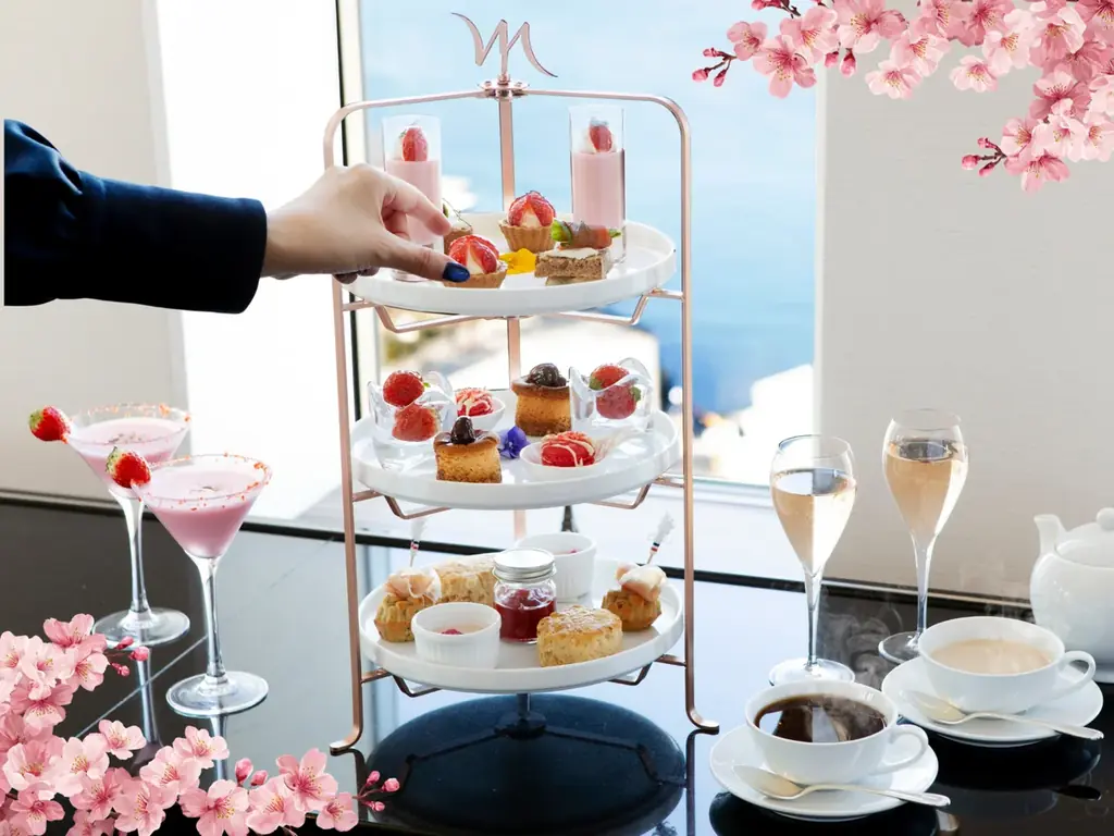 【メルキュール横須賀】春限定アフタヌーンティー付き「ピンク・スプリング」宿泊＆日帰りデイユース プランを発売 | 桜と海を望む三浦半島の春ステイを提案 画像 1
