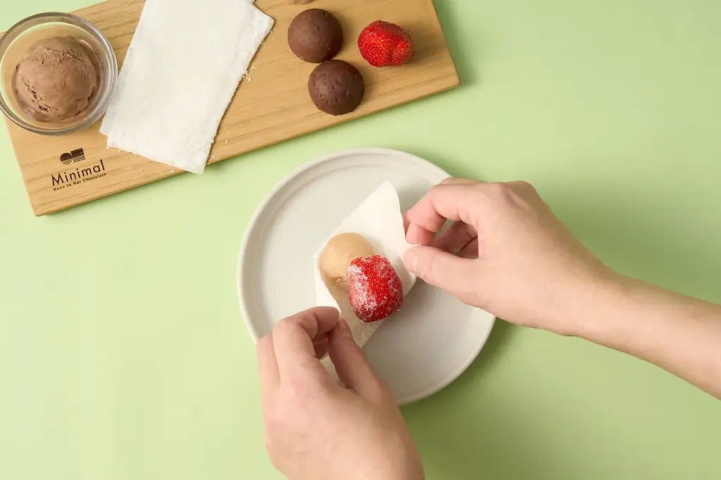Minimalより、新緑の季節を彩る「和×チョコレート」アフタヌーンティーが登場。自分好みに仕立てる手包みフルーツ大福や、抹茶や甘納豆など和素材とカカオが織りなす、ここだけの限定メニュー 画像 4