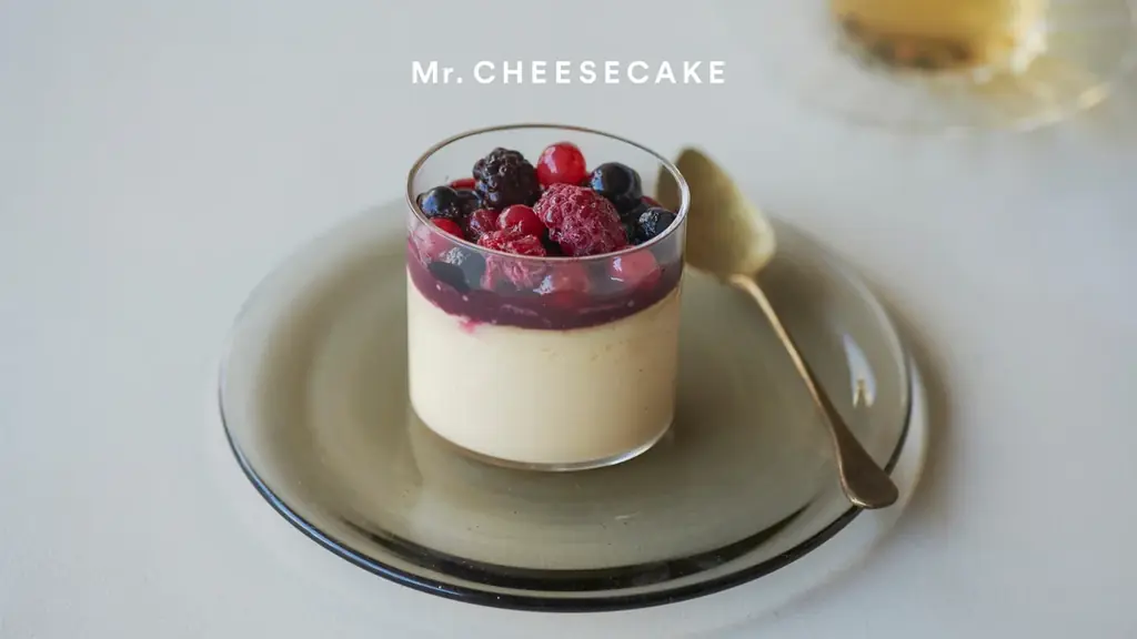 グランスタ東京にて「GRAND PATISSERIE」フェアを開催！甘酸っぱいベリーを合わせた「Mr. CHEESECAKE Petit Classic with Berry」が期間限定で登場 画像 1