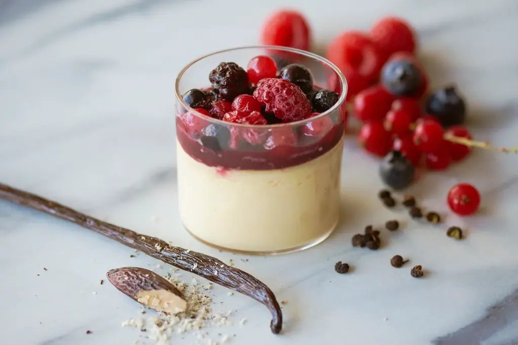 グランスタ東京にて「GRAND PATISSERIE」フェアを開催！甘酸っぱいベリーを合わせた「Mr. CHEESECAKE Petit Classic with Berry」が期間限定で登場 画像 2