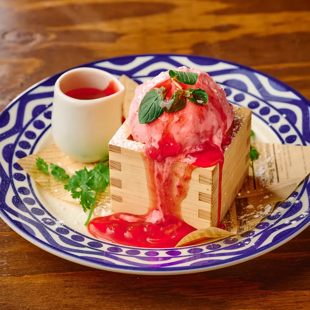 店内に満開の桜！イタリアンバル『CONA』にて『お花見バル-2026-』を開催。あまおう苺の升プリンや桜スパークリングなど、天候を気にせず『苺と桜』を堪能する新作5品が登場！ 画像 6