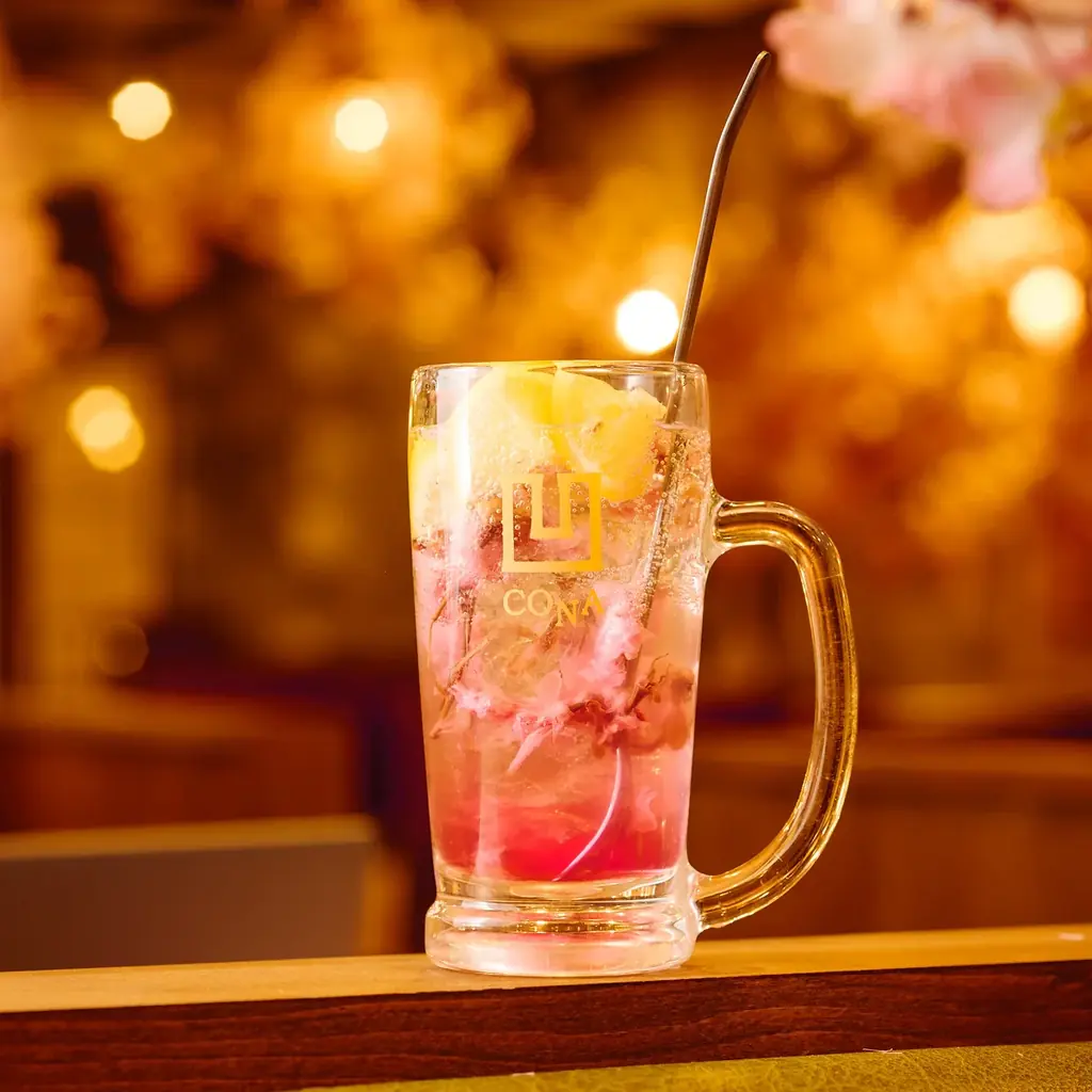 店内に満開の桜！イタリアンバル『CONA』にて『お花見バル-2026-』を開催。あまおう苺の升プリンや桜スパークリングなど、天候を気にせず『苺と桜』を堪能する新作5品が登場！ 画像 8