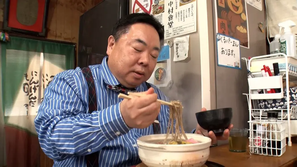 【ＢＳ日テレ】滋賀・大津で見つけた三世代が紡ぐおふくろの味！　５０年間愛され続ける「中村食堂」の名物鍋焼きには意外な食材が！　ドランク塚地「はぁ〜！ほんま優しい味です」 画像 4