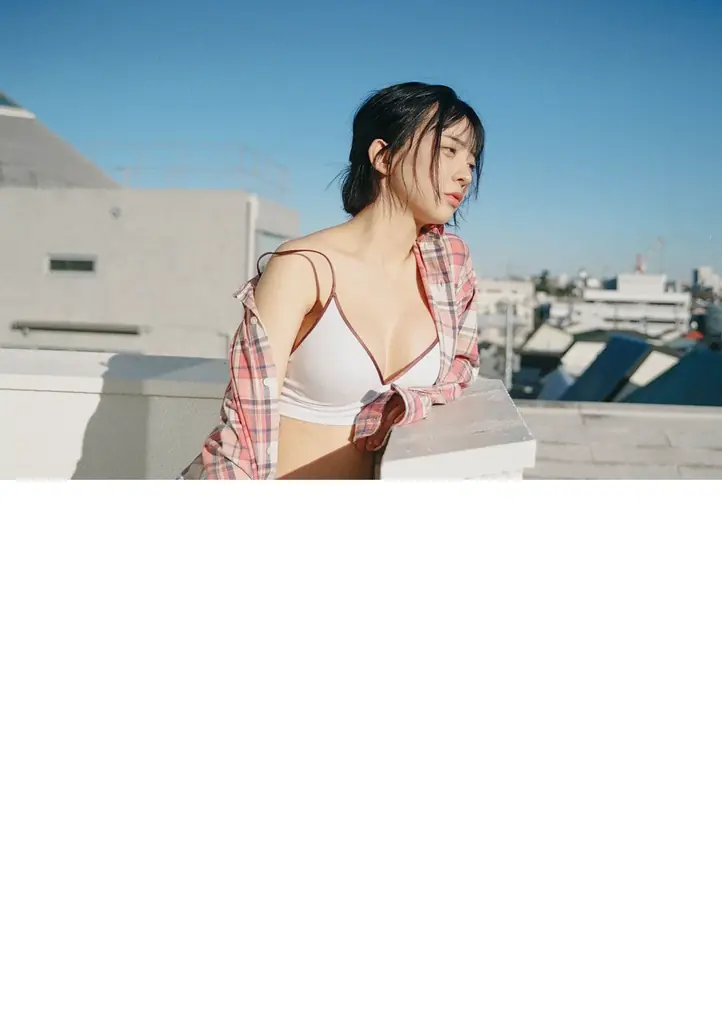 注目の現役法学部生グラビアアイドル・いろは、電子書籍限定写真集『誰も知らない いろは』発売決定！6名の気鋭フォトグラファーが集結した豪華オムニバス作品。 画像 2