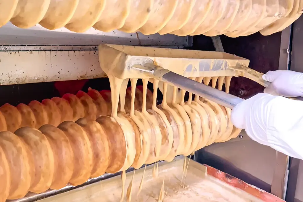 【春限定】アルプスの“山脈バウム”が桜の樹に。外サクッ中もちの絶品グルテンフリー「桜の樹ブレヴァン」2/28登場 画像 5