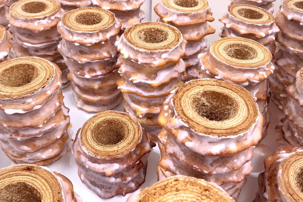 【春限定】アルプスの“山脈バウム”が桜の樹に。外サクッ中もちの絶品グルテンフリー「桜の樹ブレヴァン」2/28登場 画像 9