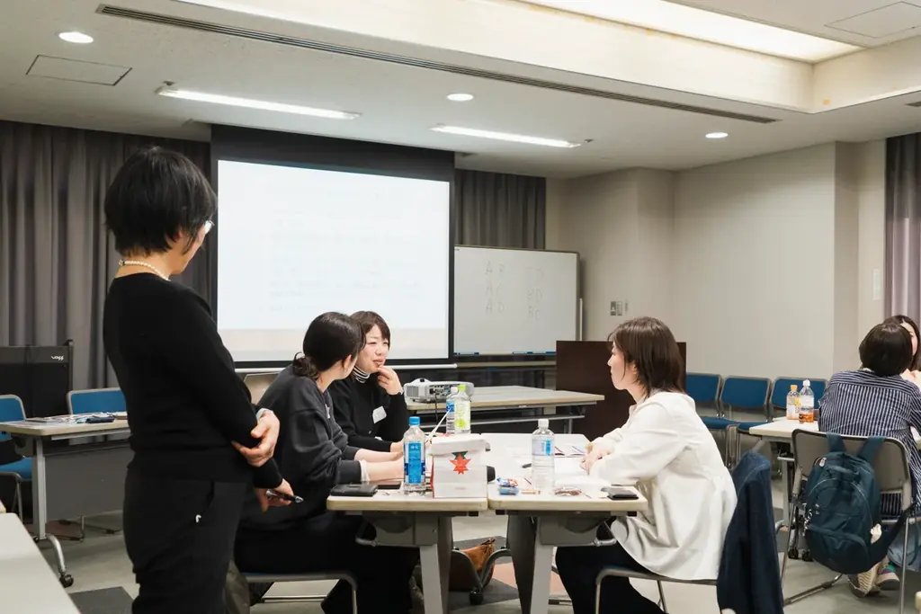 金融機関で働く女性がキャリアについて考える自主交流会「アフタヌーン・井戸端ダイアログ＠広島」を2月21日に開催。8金融機関から13名が参加し、キャリアデザインについて対話。 画像 6