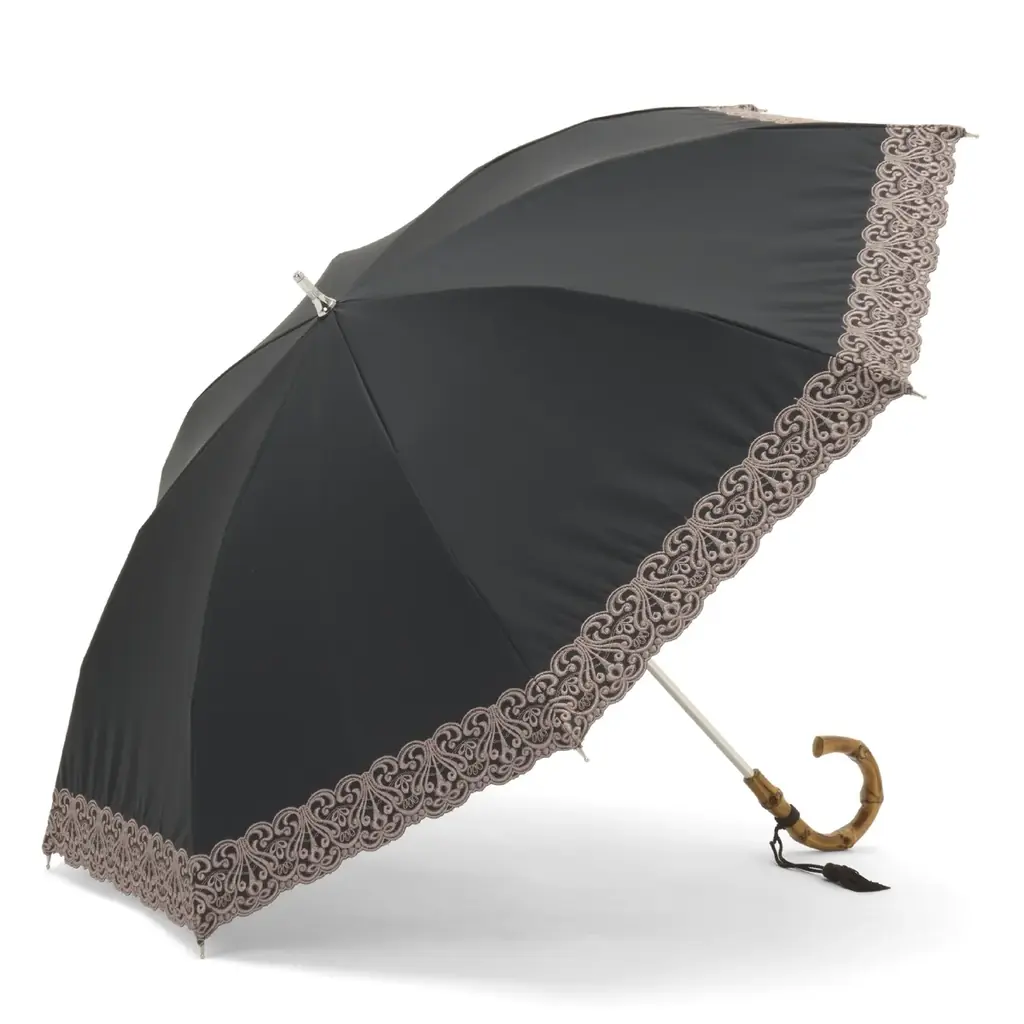 【2026年新作アイテム】トンボ洋傘前原光榮商店が東レサマーシールドに高級刺繍を施した全天候型（オールウェザー）の晴雨兼用・一級遮光傘を3月2日に発売。携えるだけで夏の装いをクラスアップします。 画像 10