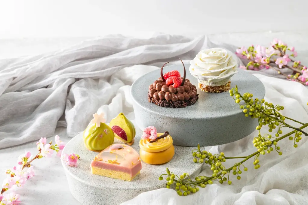 【東京ミッドタウン】ザ・リッツ・カールトン東京考案のメニューが登場！期間限定の屋外ラウンジ「ROKU〈六〉 MIDTOWN BLOSSOM LOUNGE」 画像 2