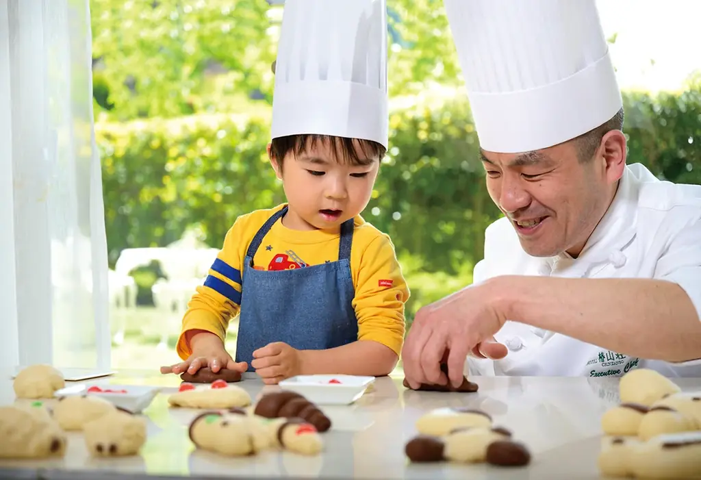 【ホテル椿山荘東京】庭園に舞う100旒の鯉のぼりと、夜を彩るマジックの饗宴「ゴールデンウィーク“マジカルナイト”ファミリービュッフェ」4月29日よりスタート 画像 4